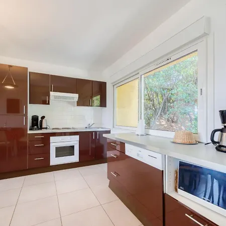 Les Coccinelles By Interhome